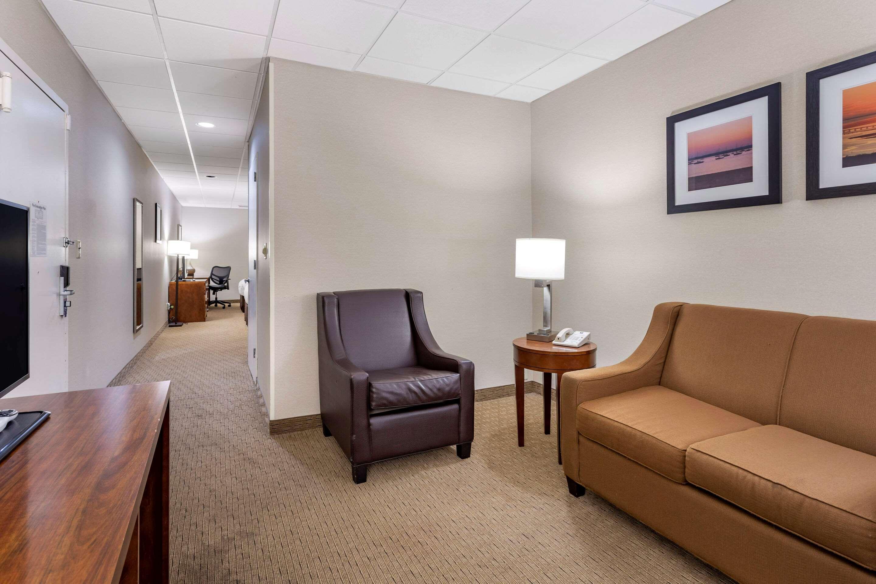Comfort Inn Syosset-Long Island Bagian luar foto